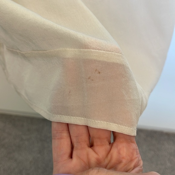 Beautiful silk top with beading - Picture 3 of 6